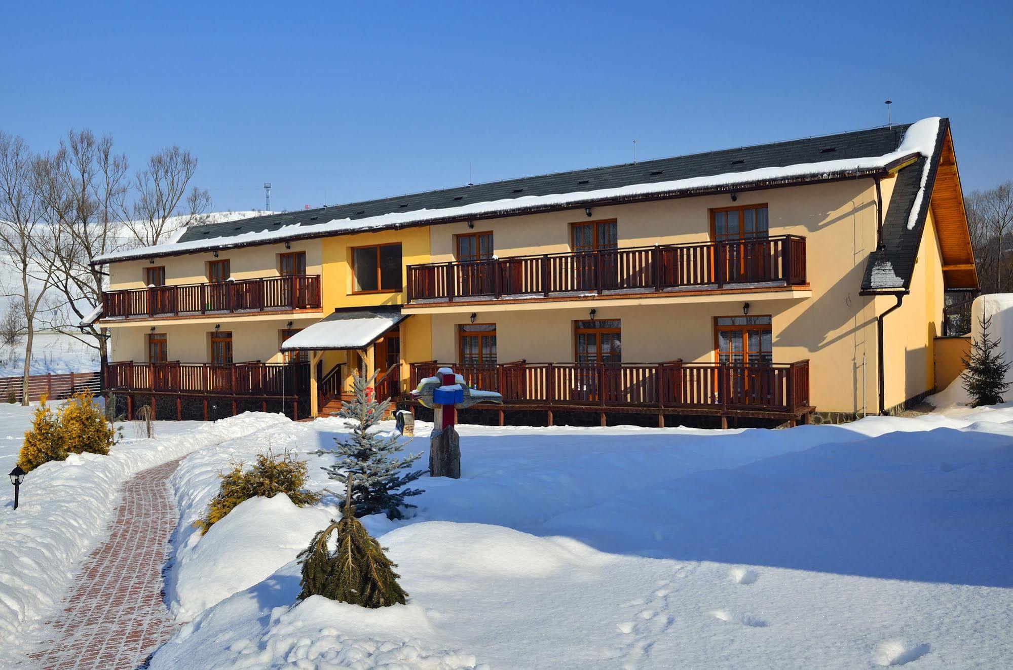 Bešeňová Sojka Resort - Hotel & Drevenice מראה חיצוני תמונה